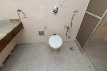 Casa à venda com 296m², 4 quartos e 2 vagasBanheiro da Suíte