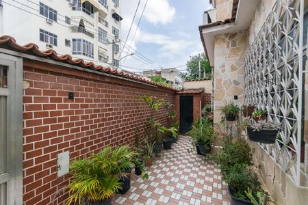 Casa à venda com 296m², 4 quartos e 2 vagasVaranda e garagem