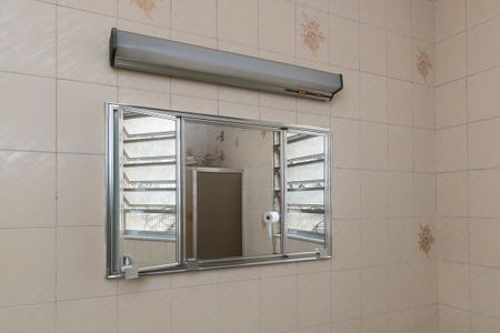 Casa à venda com 296m², 4 quartos e 2 vagasBanheiro da Suíte