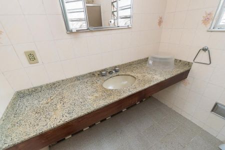 Casa à venda com 296m², 4 quartos e 2 vagasBanheiro da Suíte