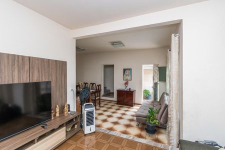 Casa à venda com 296m², 4 quartos e 2 vagasSala