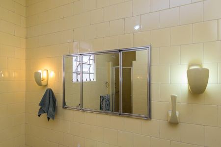 Casa à venda com 296m², 4 quartos e 2 vagasBanheiro Social 2