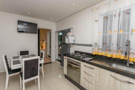 Casa à venda com 209m², 3 quartos e 3 vagas Casa à venda com 209m², 3 quartos e 3 vagasCozinha