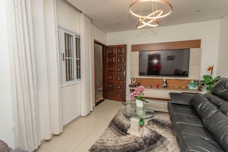 Casa à venda com 209m², 3 quartos e 3 vagas Casa à venda com 209m², 3 quartos e 3 vagasSala