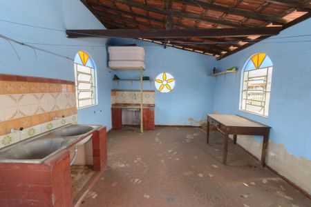 Casa à venda com 47m², 4 quartos e 1 vagaÁrea de Serviço
