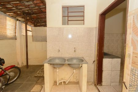 Casa à venda com 47m², 4 quartos e 1 vagaCasa 2 - Área de Serviços