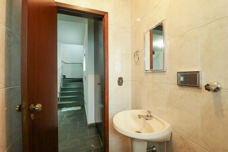 Casa à venda com 362m², 4 quartos e 5 vagasBanheiro da Garagem