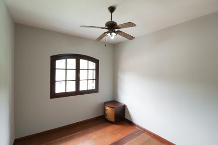 Casa à venda com 362m², 4 quartos e 5 vagasQuarto 2