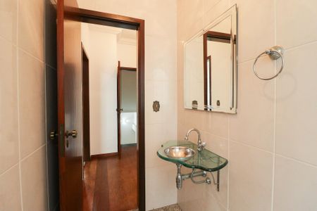 Casa à venda com 362m², 4 quartos e 5 vagasLavabo