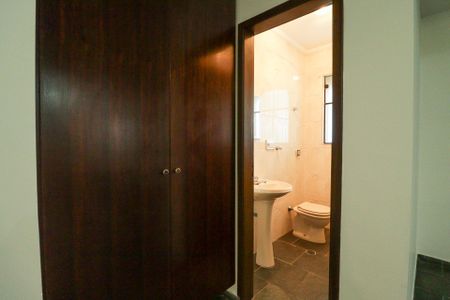 Casa à venda com 362m², 4 quartos e 5 vagasBanheiro da Garagem