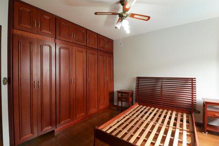 Casa à venda com 362m², 4 quartos e 5 vagasSuíte