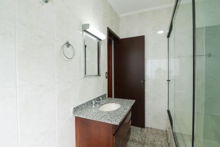 Casa à venda com 362m², 4 quartos e 5 vagasBanheiro da Suíte 1