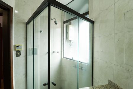 Casa à venda com 362m², 4 quartos e 5 vagasBanheiro Social