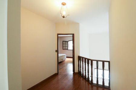 Casa à venda com 362m², 4 quartos e 5 vagasEscada