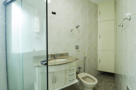 Casa à venda com 362m², 4 quartos e 5 vagasBanheiro Social