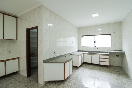 Casa à venda com 362m², 4 quartos e 5 vagasCozinha