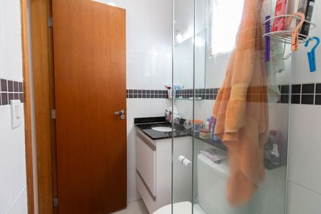 Casa à venda com 86m², 2 quartos e 2 vagas Casa à venda com 86m², 2 quartos e 2 vagasBanheiro da Suíte 1