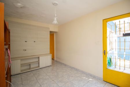 Casa à venda com 300m², 2 quartos e 2 vagas Casa à venda com 300m², 2 quartos e 2 vagasSala