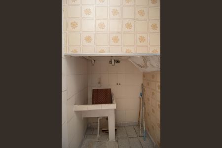 Casa à venda com 300m², 2 quartos e 2 vagas Casa à venda com 300m², 2 quartos e 2 vagasÁrea de Serviço