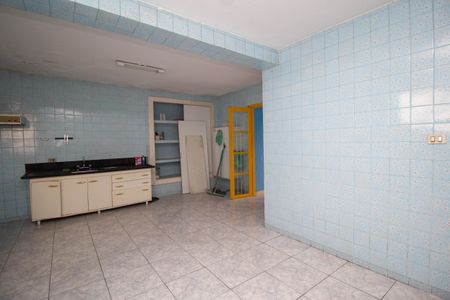 Casa à venda com 300m², 2 quartos e 2 vagas Casa à venda com 300m², 2 quartos e 2 vagasCozinha