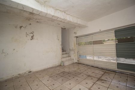 Casa à venda com 300m², 2 quartos e 2 vagas Casa à venda com 300m², 2 quartos e 2 vagasGaragem