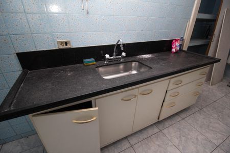 Casa à venda com 300m², 2 quartos e 2 vagas Casa à venda com 300m², 2 quartos e 2 vagasCozinha