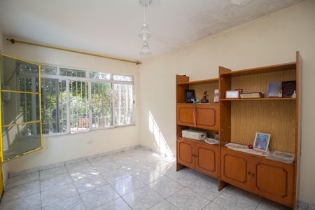 Casa à venda com 300m², 2 quartos e 2 vagas Casa à venda com 300m², 2 quartos e 2 vagasSala