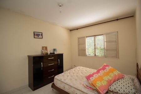 Casa à venda com 300m², 2 quartos e 2 vagas Casa à venda com 300m², 2 quartos e 2 vagasQuarto 2