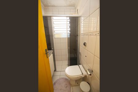 Casa à venda com 300m², 2 quartos e 2 vagas Casa à venda com 300m², 2 quartos e 2 vagasBanheiro