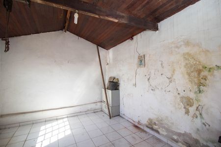 Casa à venda com 300m², 2 quartos e 2 vagas Casa à venda com 300m², 2 quartos e 2 vagasQuarto de Serviço