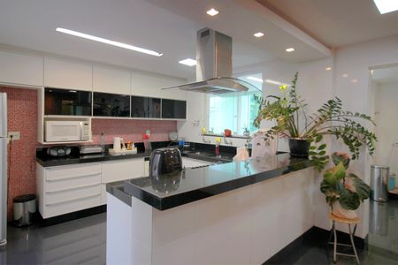 Apartamento à venda com 375m², 5 quartos e 4 vagasCozinha