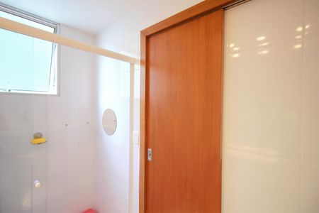 Apartamento à venda com 375m², 5 quartos e 4 vagasBanheiro da Suíte 2