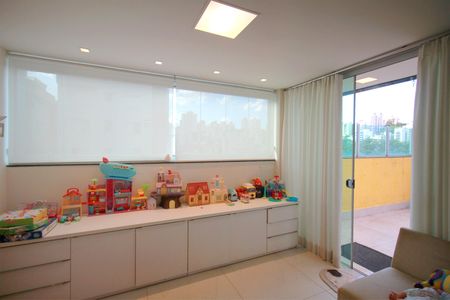 Apartamento à venda com 375m², 5 quartos e 4 vagasVaranda coberta