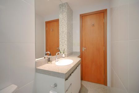 Apartamento à venda com 375m², 5 quartos e 4 vagasBanheiro