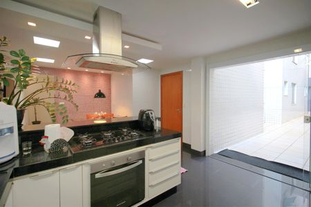 Apartamento à venda com 375m², 5 quartos e 4 vagasCozinha