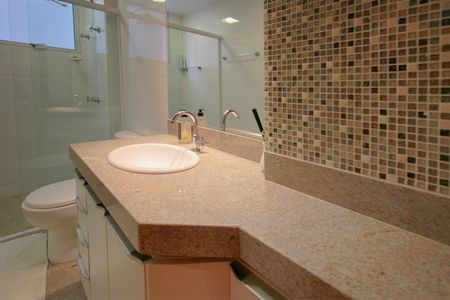 Apartamento à venda com 375m², 5 quartos e 4 vagasBanheiro