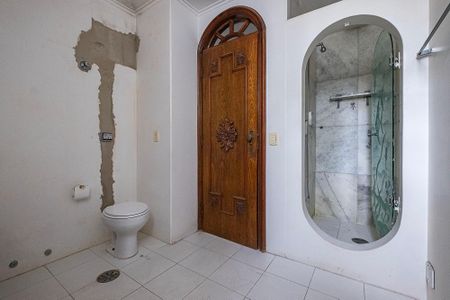 Apartamento à venda com 333m², 3 quartos e 5 vagasBanheiro da Suíte 1