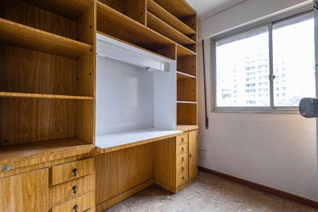 Apartamento à venda com 333m², 3 quartos e 5 vagasQuarto de Serviço 1