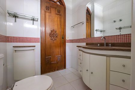 Apartamento à venda com 333m², 3 quartos e 5 vagasBanheiro da Suíte 2
