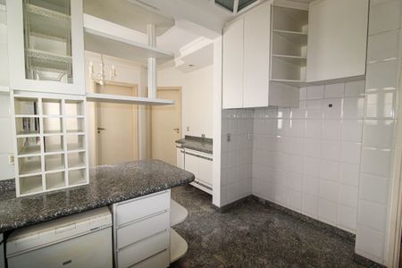Apartamento à venda com 311m², 3 quartos e sem vagaCozinha