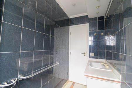 Apartamento à venda com 311m², 3 quartos e sem vagaBanheiro da Suíte 2