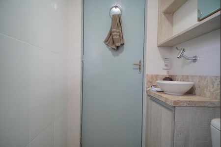 Apartamento à venda com 48m², 2 quartos e 1 vaga Apartamento à venda com 48m², 2 quartos e 1 vagaBanheiro