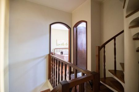 Casa à venda com 185m², 4 quartos e 4 vagas Casa à venda com 185m², 4 quartos e 4 vagasCorredor