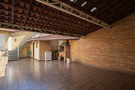 Casa à venda com 185m², 4 quartos e 4 vagas Casa à venda com 185m², 4 quartos e 4 vagasGaragem