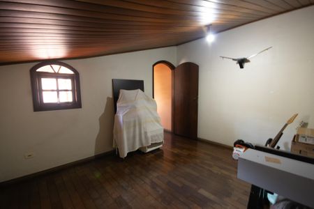 Casa à venda com 185m², 4 quartos e 4 vagas Casa à venda com 185m², 4 quartos e 4 vagasQuarto 4