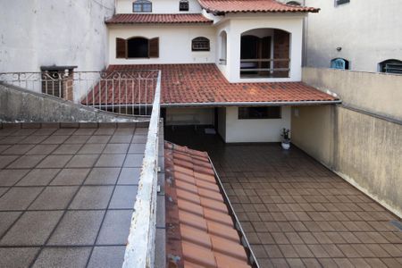 Casa à venda com 185m², 4 quartos e 4 vagas Casa à venda com 185m², 4 quartos e 4 vagasLaje