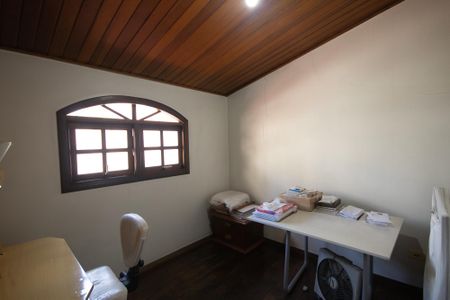 Casa à venda com 185m², 4 quartos e 4 vagas Casa à venda com 185m², 4 quartos e 4 vagasQuarto 3