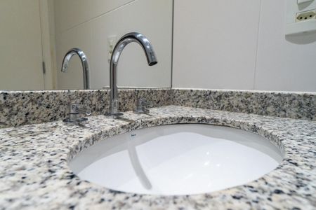 Apartamento à venda com 64m², 2 quartos e 2 vagasBanheiro Social