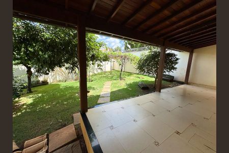 Casa à venda com 1000m², 4 quartos e 8 vagasQuintal