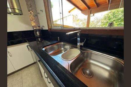 Casa à venda com 1000m², 4 quartos e 8 vagasCozinha